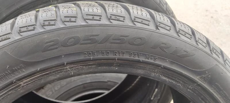 Гуми Зимни 205/50R17, снимка 9 - Гуми и джанти - 30588008