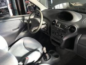 Toyota Yaris 1.0, снимка 3
