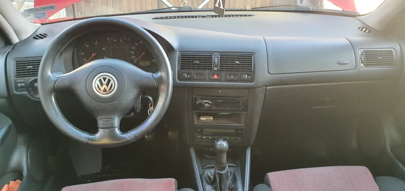 VW Golf 4, снимка 6 - Автомобили и джипове - 47730872