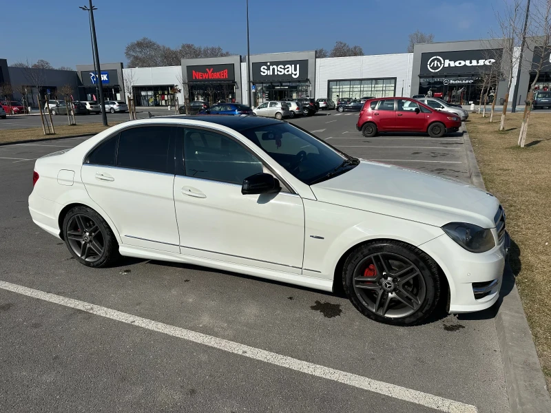 Mercedes-Benz C 180 AMG Facelift , снимка 1 - Автомобили и джипове - 48971199