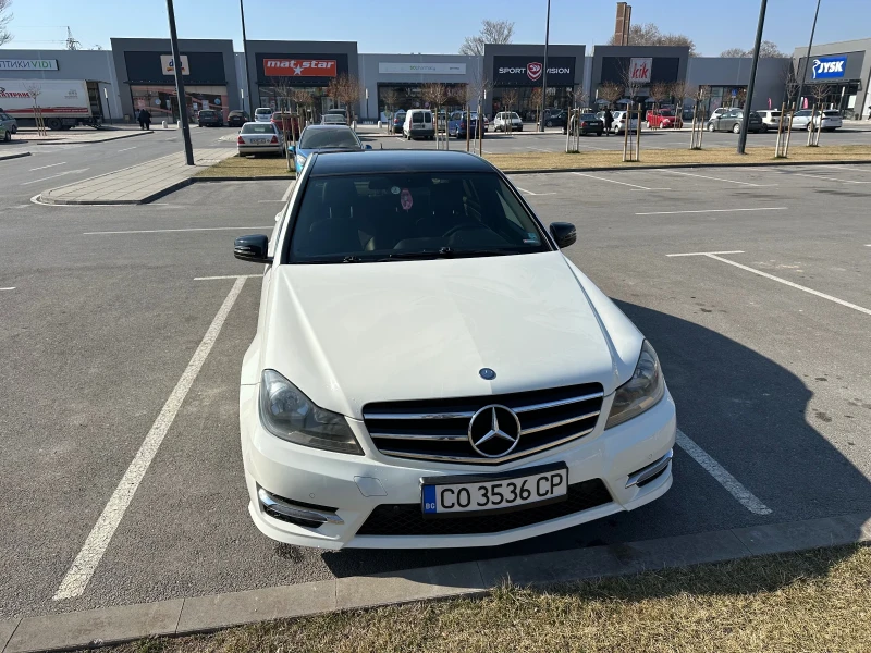 Mercedes-Benz C 180 AMG Facelift , снимка 3 - Автомобили и джипове - 48971199