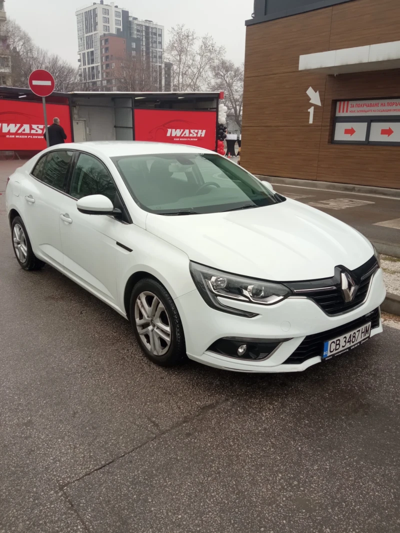 Renault Megane 1.5, снимка 8 - Автомобили и джипове - 49313170