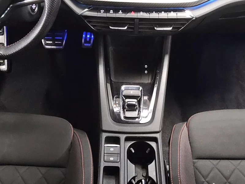 Skoda Octavia KOMBI/RS/2.0TSI/LED/NAVI/245HP/119D, снимка 6 - Автомобили и джипове - 51911513