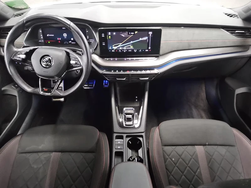 Skoda Octavia KOMBI/RS/2.0TSI/LED/NAVI/245HP/119D, снимка 5 - Автомобили и джипове - 51911513