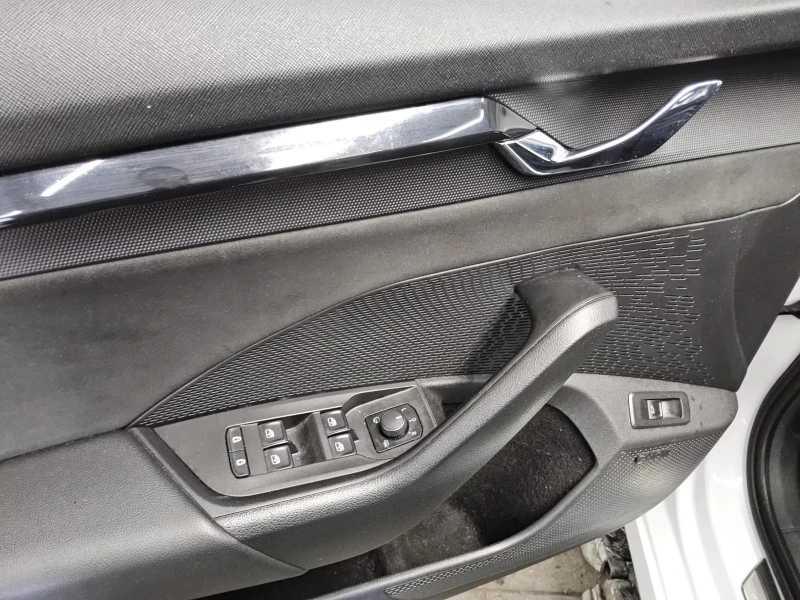 Skoda Octavia KOMBI/RS/2.0TSI/LED/NAVI/245HP/119D, снимка 9 - Автомобили и джипове - 51911513