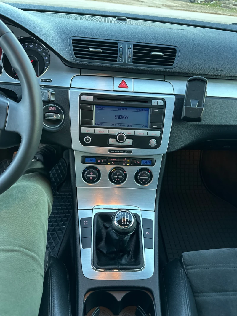 VW Passat 2.0TDi* Навигация* Кожа* Ксенон* , снимка 7 - Автомобили и джипове - 52507951