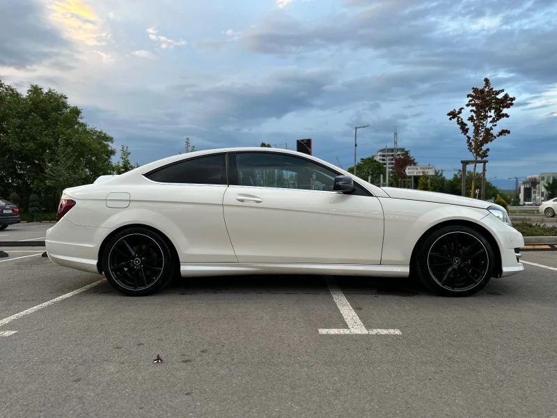 Mercedes-Benz C 220, снимка 5 - Автомобили и джипове - 52460089