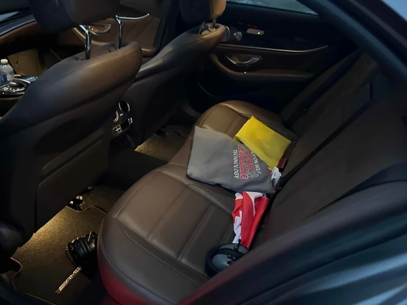 Mercedes-Benz E 63 AMG * S * CARFAX * БЕЗ ПЪРВОНАЧАЛНА ВНОСКА, снимка 16 - Автомобили и джипове - 52620159