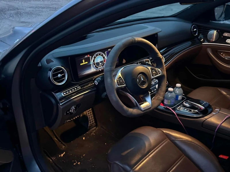 Mercedes-Benz E 63 AMG * S * CARFAX * БЕЗ ПЪРВОНАЧАЛНА ВНОСКА, снимка 5 - Автомобили и джипове - 52620159