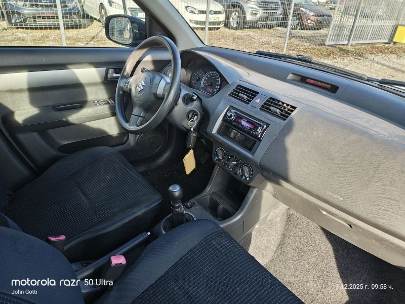 Suzuki Swift 1.5i klimatik 101k.c. Evro 4 , снимка 16 - Автомобили и джипове - 52846553
