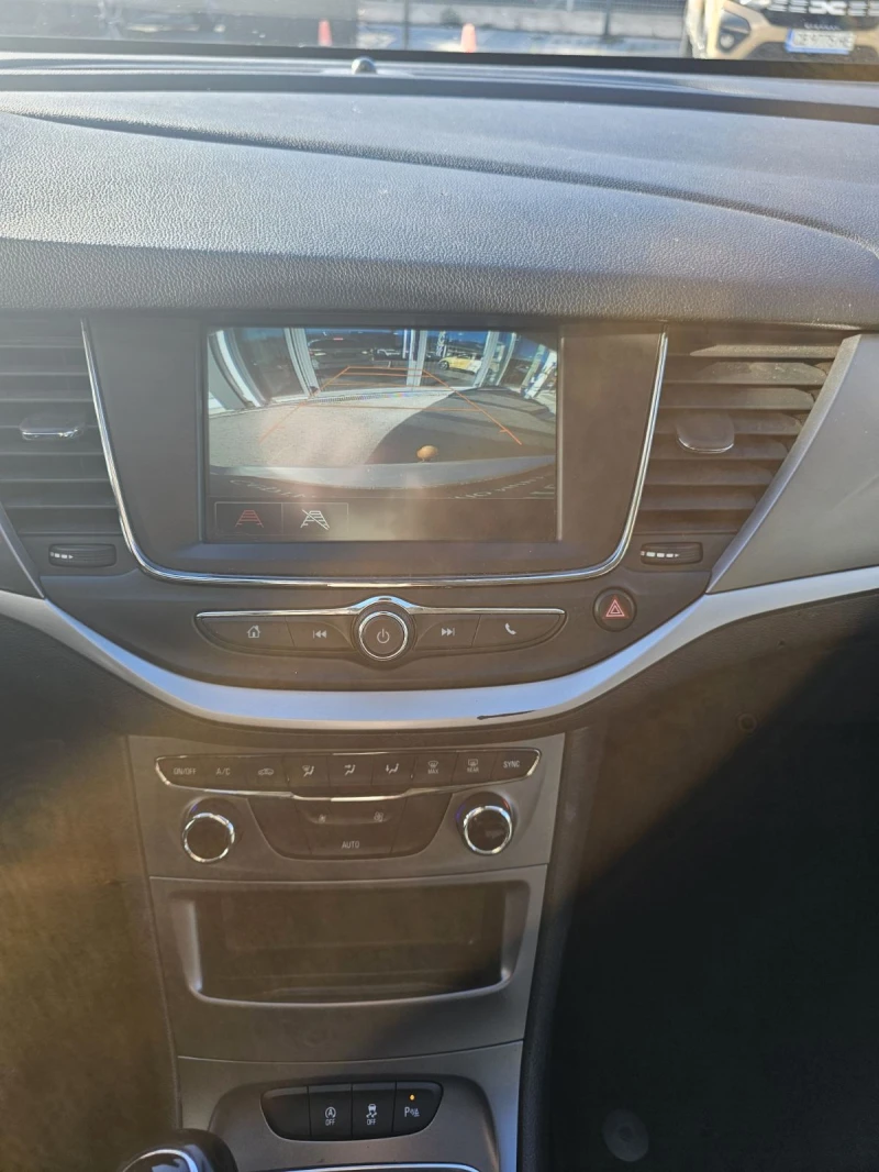 Opel Astra SPORTS TOURER 1.2, снимка 11 - Автомобили и джипове - 53028757