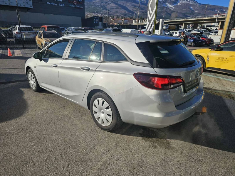 Opel Astra SPORTS TOURER 1.2, снимка 4 - Автомобили и джипове - 53028757