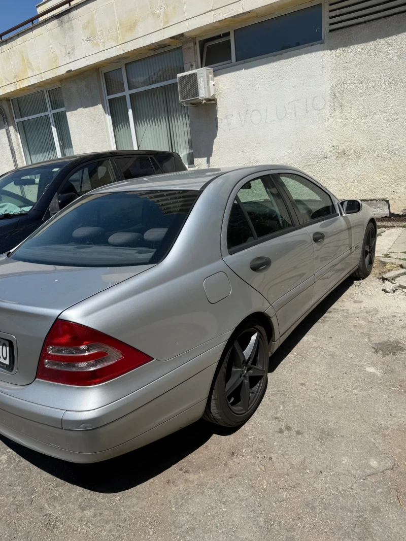 Mercedes-Benz C 180 Kompressor , снимка 7 - Автомобили и джипове - 53214696