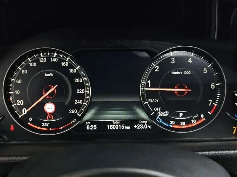 BMW 320 i, снимка 8 - Автомобили и джипове - 54592492