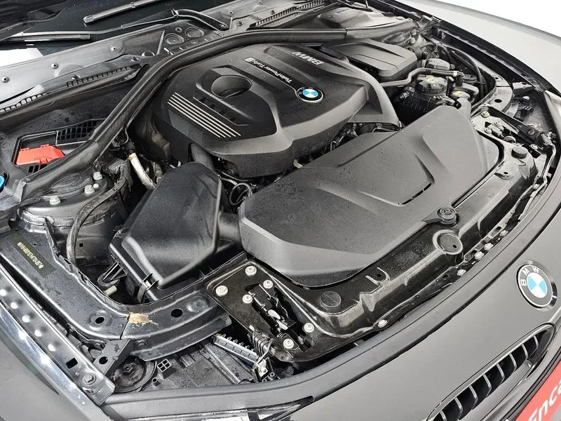 BMW 320 i, снимка 6 - Автомобили и джипове - 54592492