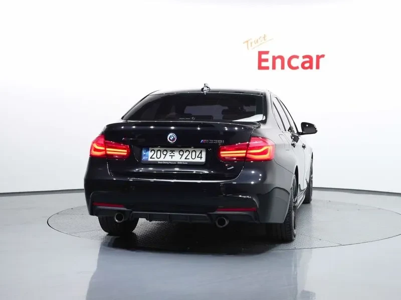 BMW 320 i, снимка 4 - Автомобили и джипове - 54592492