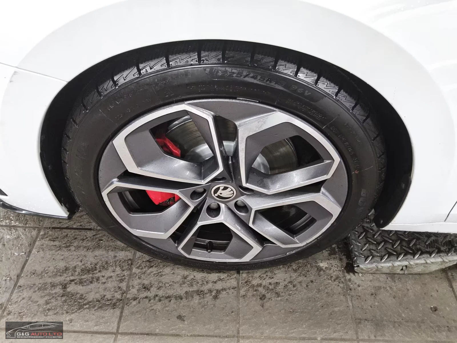 Skoda Octavia KOMBI/RS/2.0TSI/LED/NAVI/245HP/119D - изображение 10
