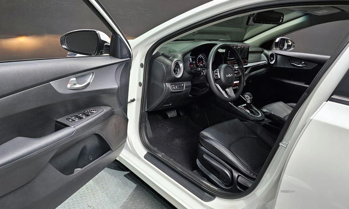 Kia K3 1.6 Trendy * НАЙ-ДОБРА ЦЕНА В БЪЛГАРИЯ*  - изображение 10