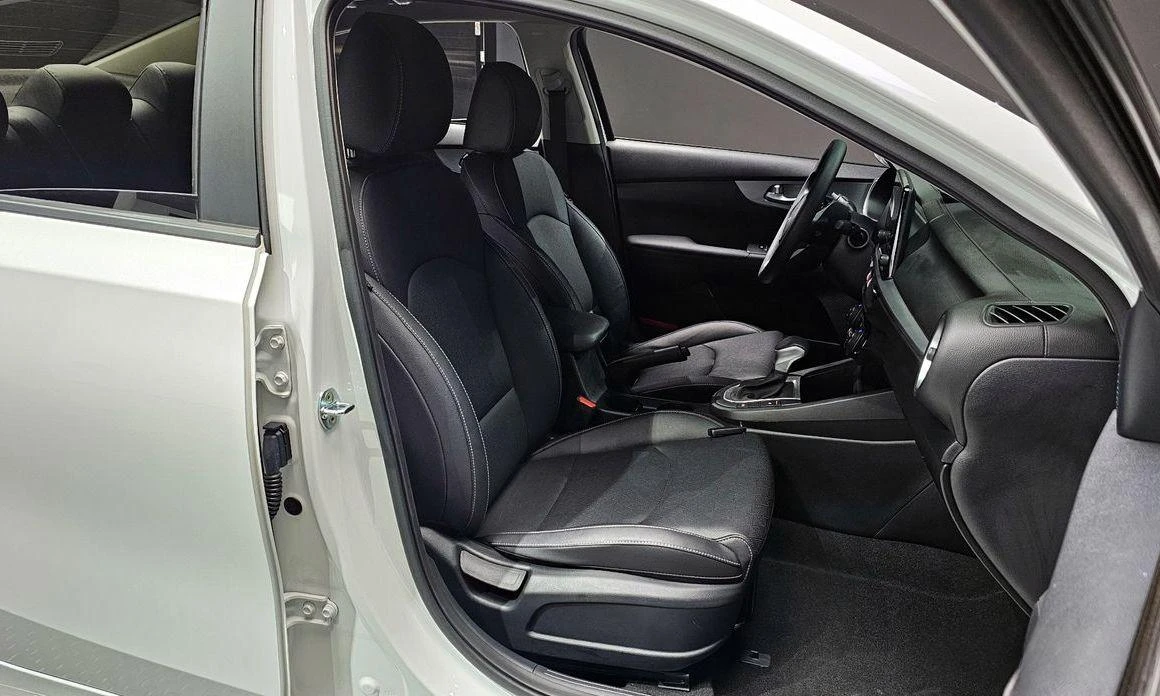 Kia K3 1.6 Trendy * НАЙ-ДОБРА ЦЕНА В БЪЛГАРИЯ*  - изображение 9