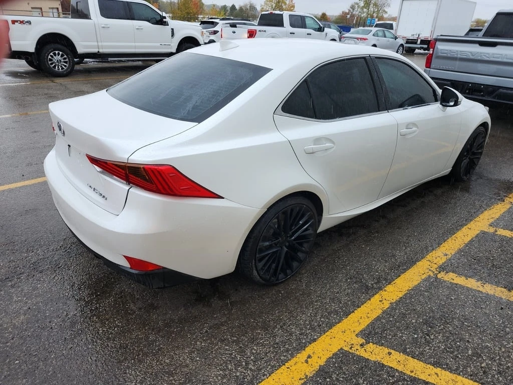 Lexus IS * 4DR SDN AWD * CARFAX * БЕЗ ПЪРВОНАЧАЛНА ВНОСКА - изображение 4
