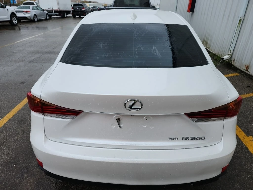 Lexus IS * 4DR SDN AWD * CARFAX * БЕЗ ПЪРВОНАЧАЛНА ВНОСКА - изображение 6