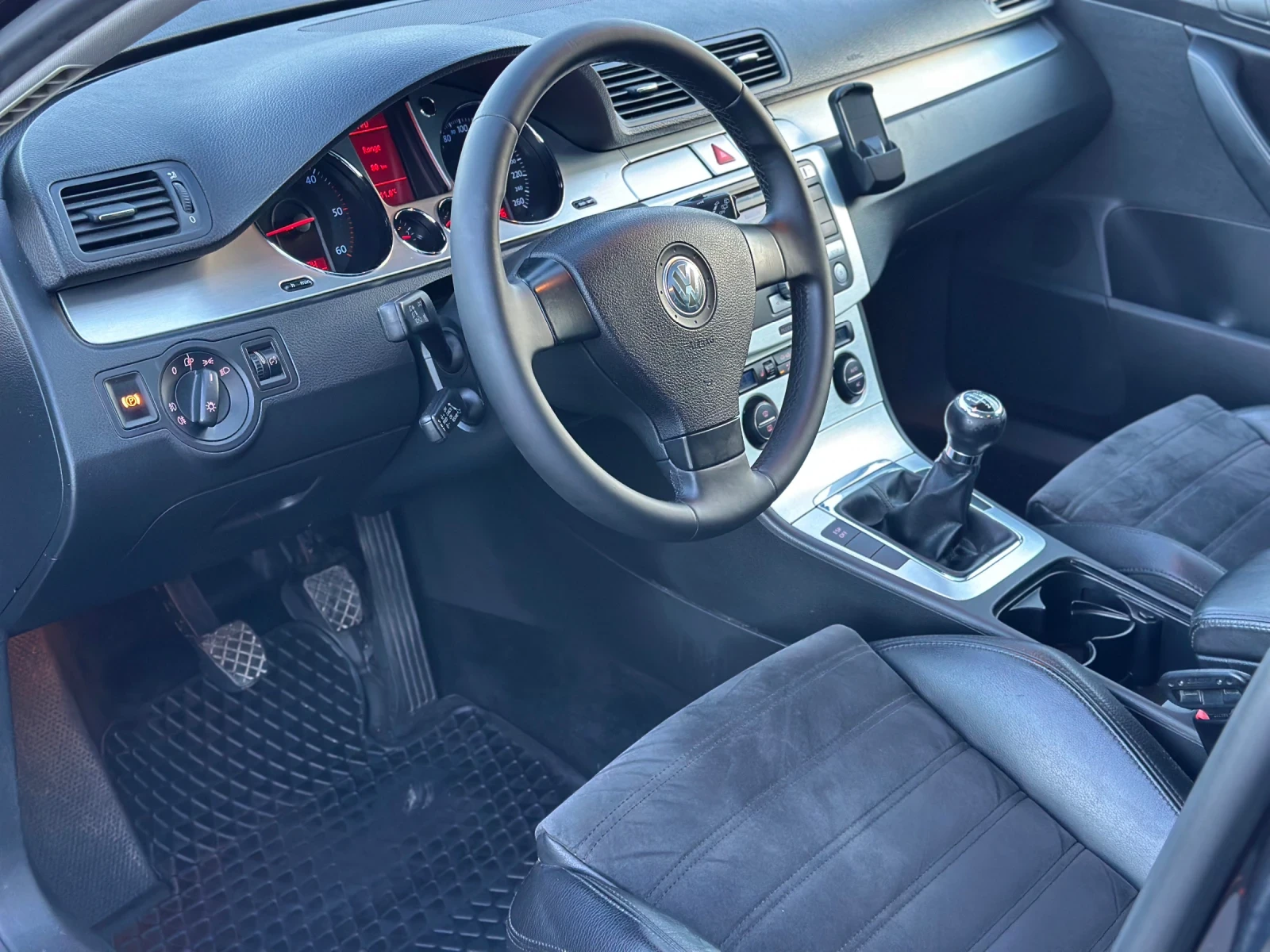 VW Passat 2.0TDi* Навигация* Кожа* Ксенон*  - изображение 5