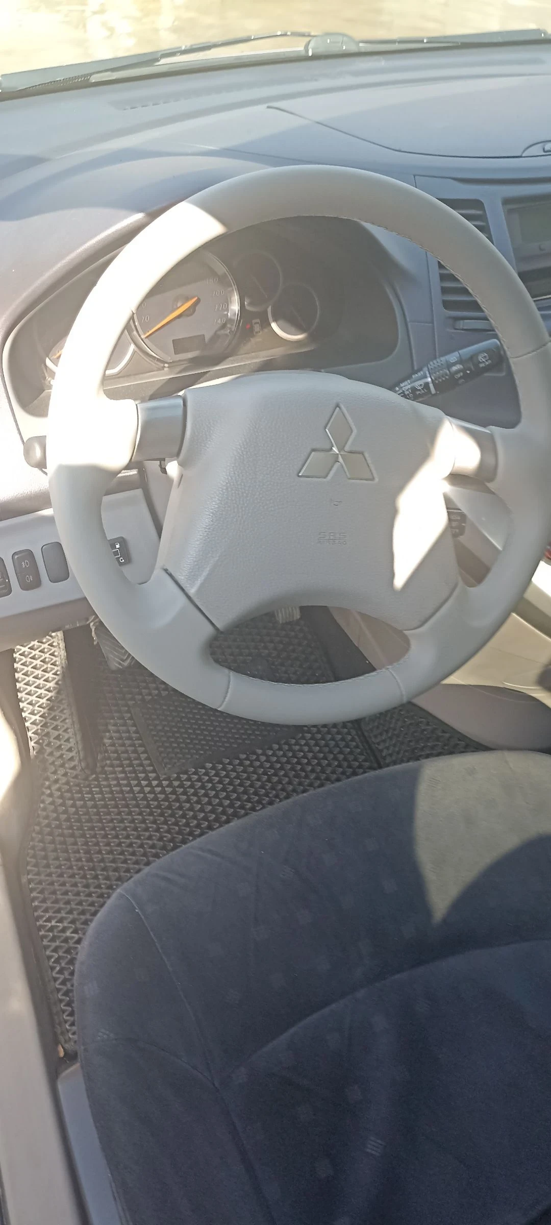 Mitsubishi Grandis | Mobile.bg � ����������� 12