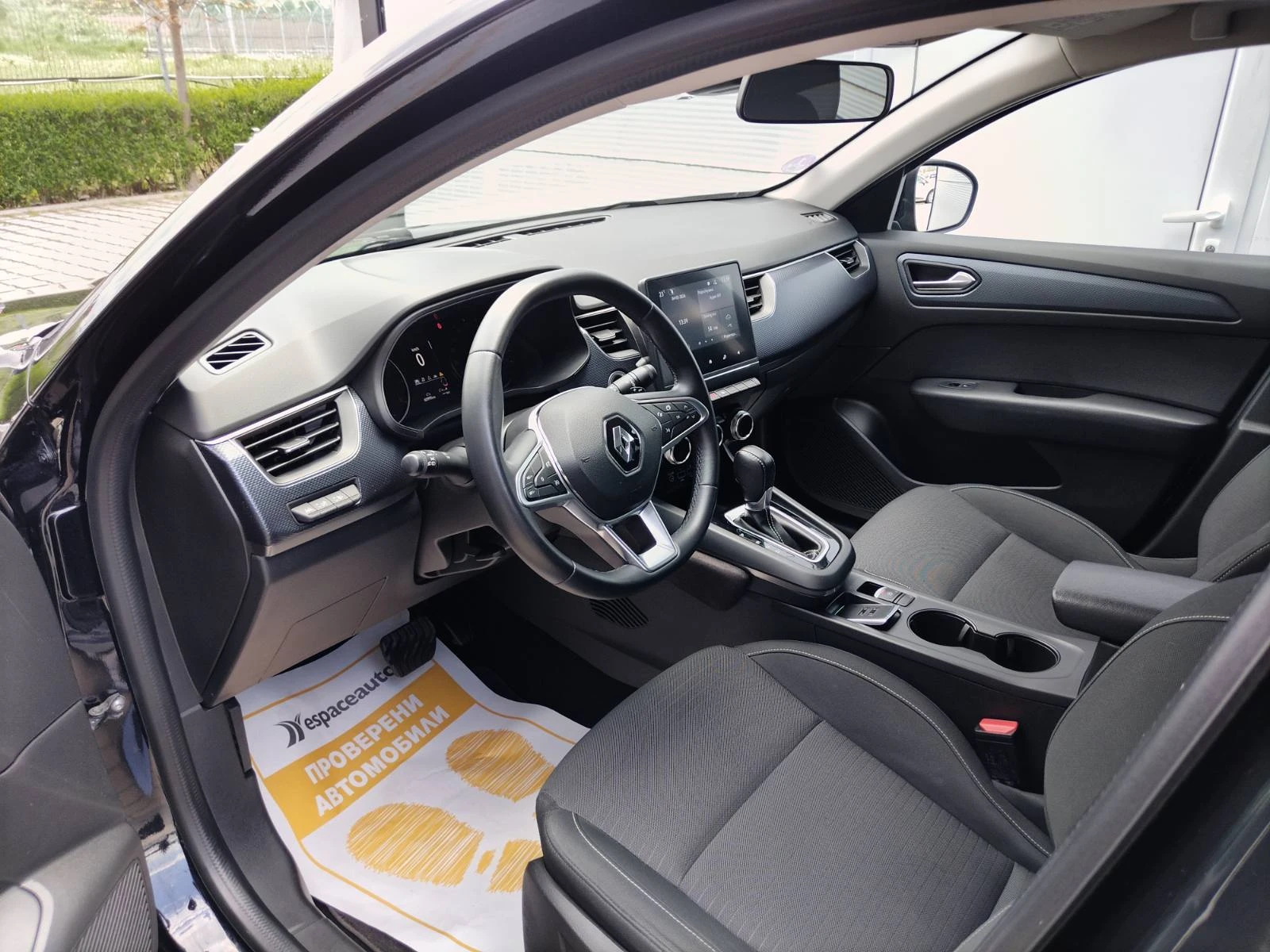 Renault Arkana 1.3.Tce/140 к.с., снимка 11 - Автомобили и джипове - 54451316