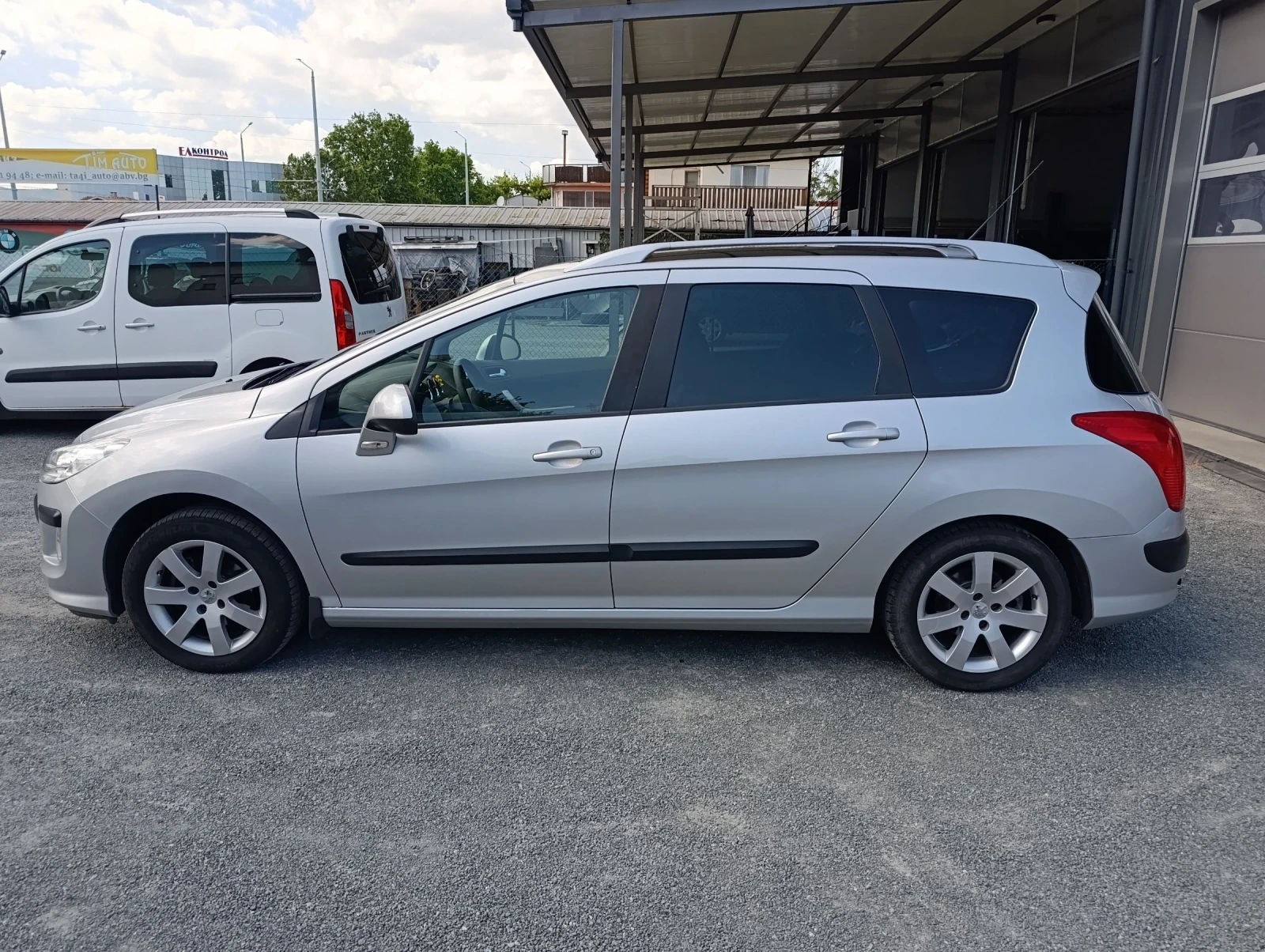 Peugeot 308 SW 100 000км. ПЪЛНА СЕРВИЗНА ИСТОРИЯ!! Темпомат!!, снимка 6 - Автомобили и джипове - 54681652
