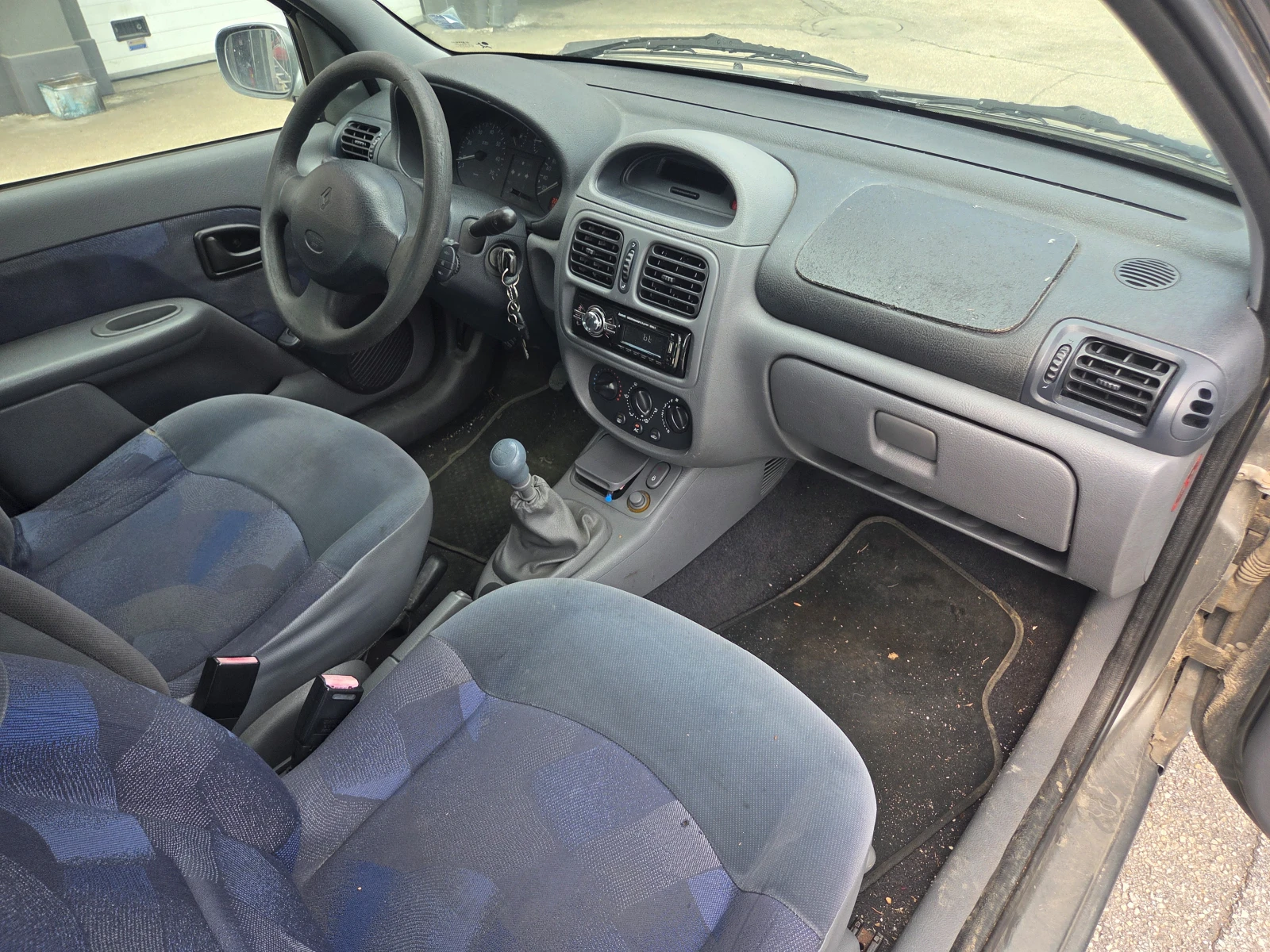 Renault Clio 1.2i-Климатик, снимка 14 - Автомобили и джипове - 54822833
