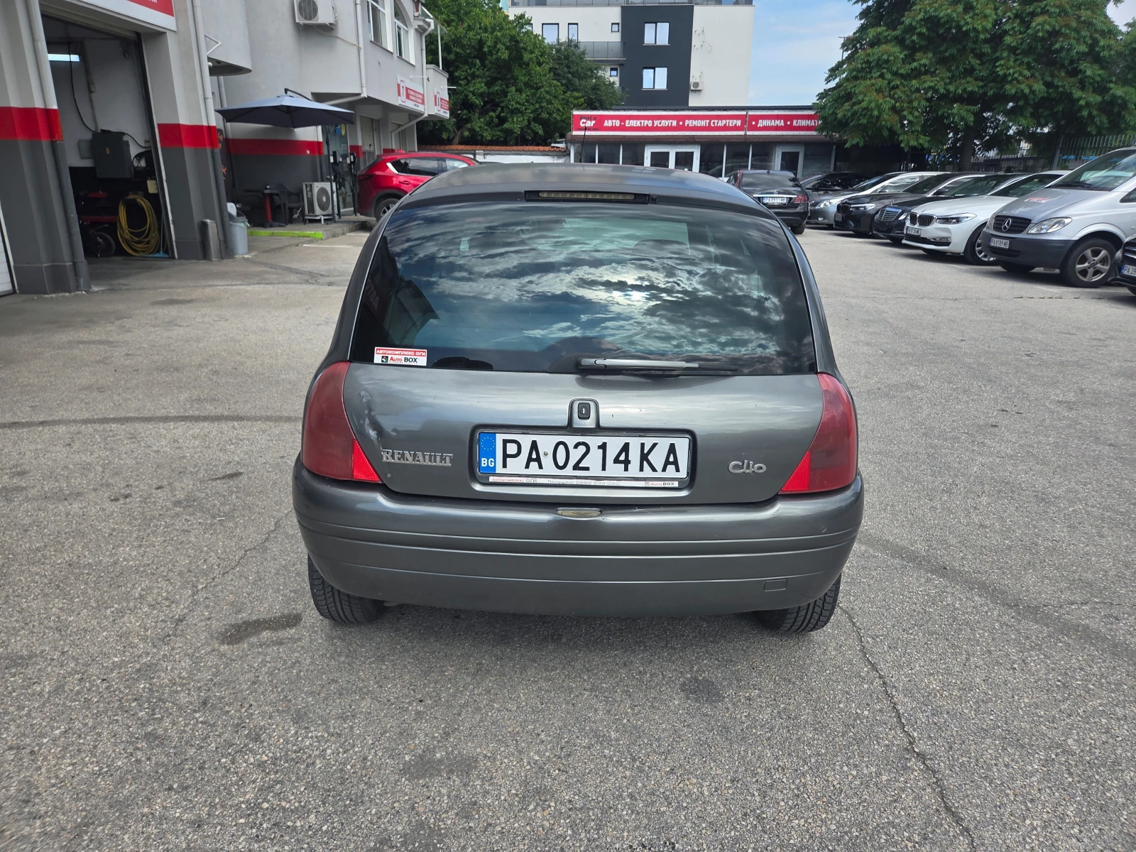 Renault Clio 1.2i-Климатик, снимка 4 - Автомобили и джипове - 54822833