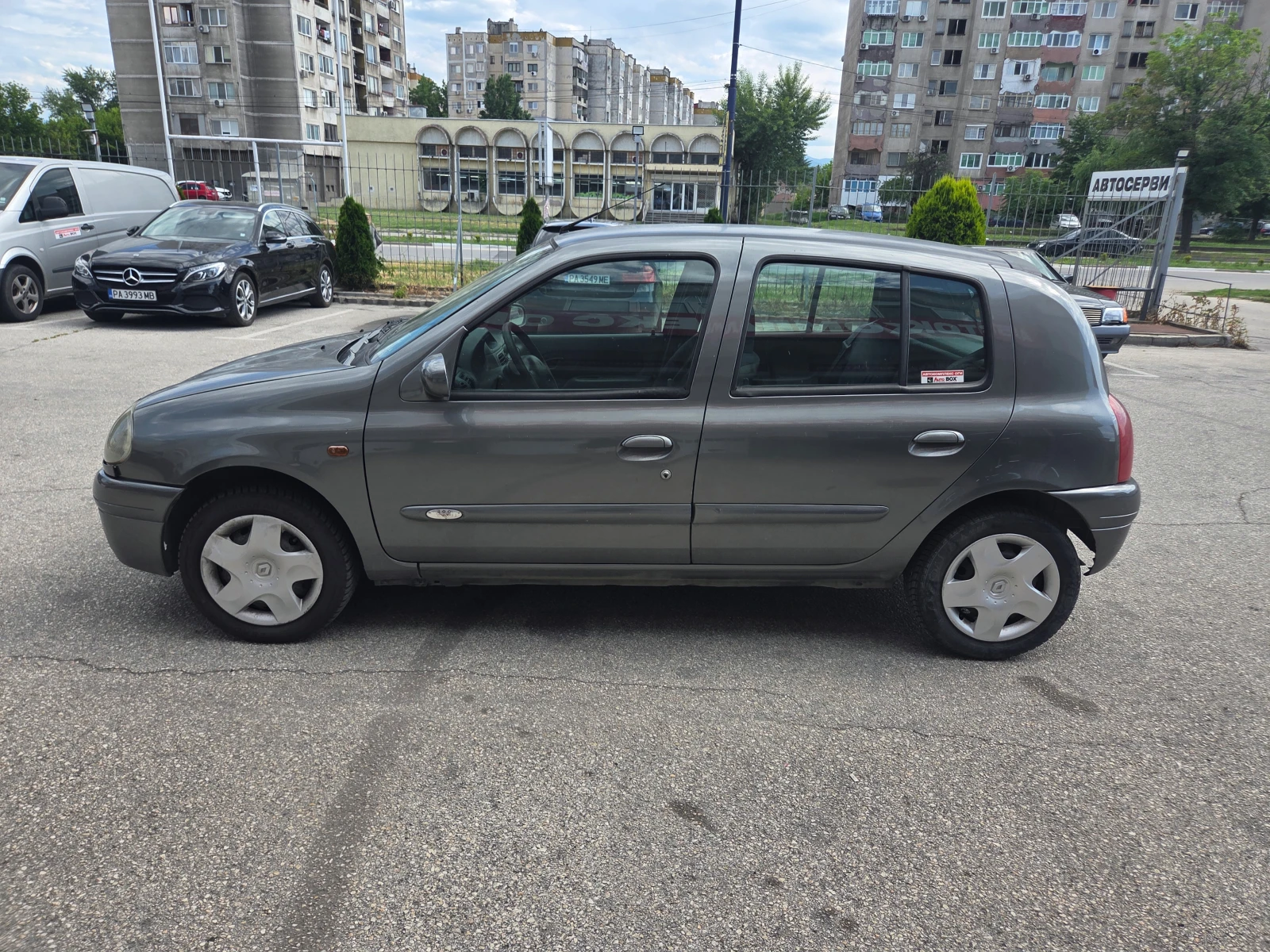 Renault Clio 1.2i-Климатик, снимка 2 - Автомобили и джипове - 54822833