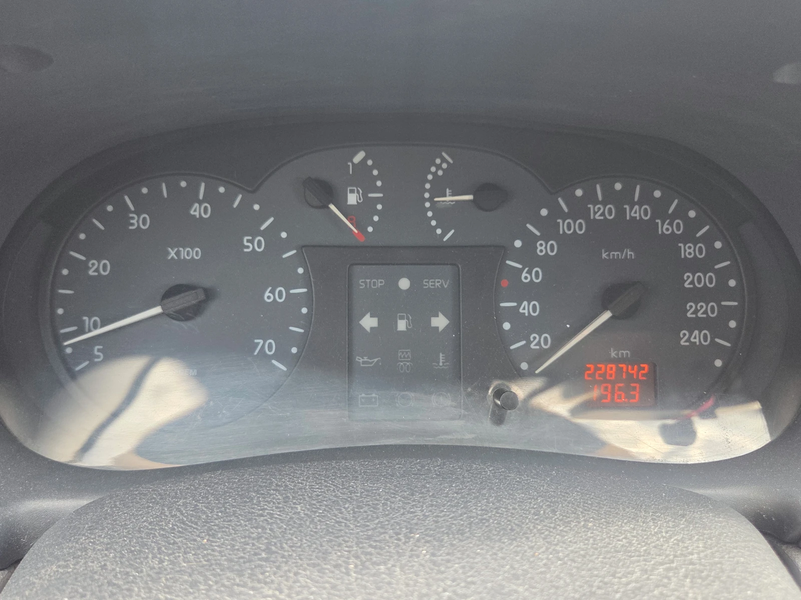 Renault Clio 1.2i-Климатик, снимка 12 - Автомобили и джипове - 54822833
