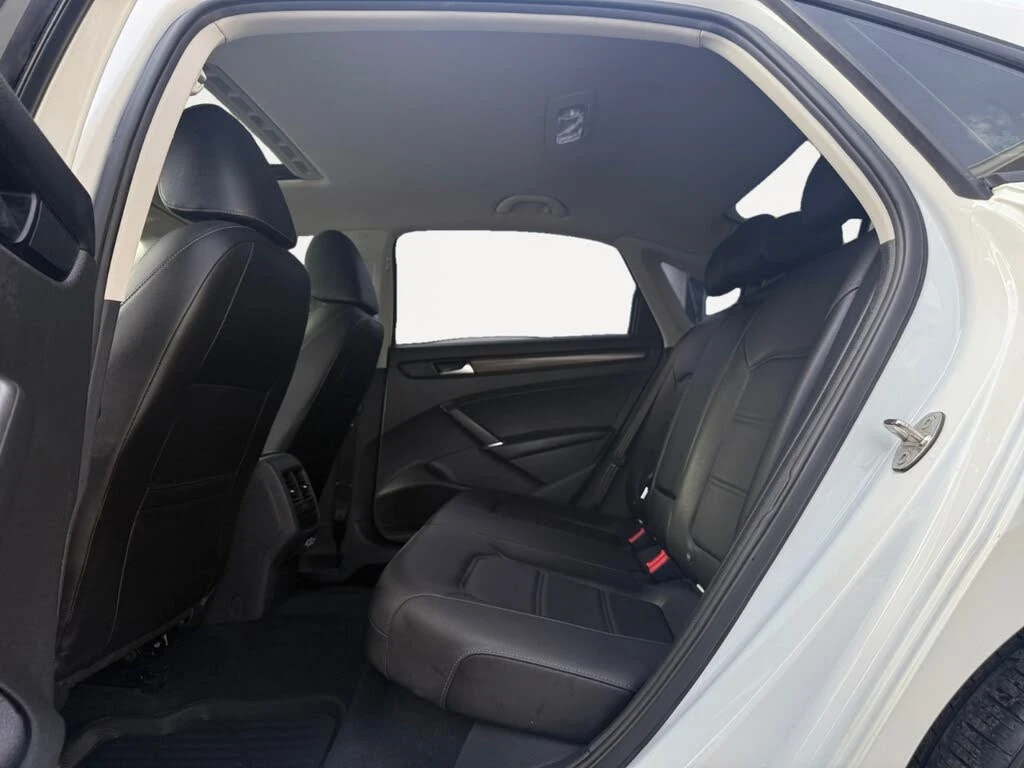 VW Passat 2.0T Limited Edition  #УНИКАТ# !FULL!, снимка 12 - Автомобили и джипове - 55122819