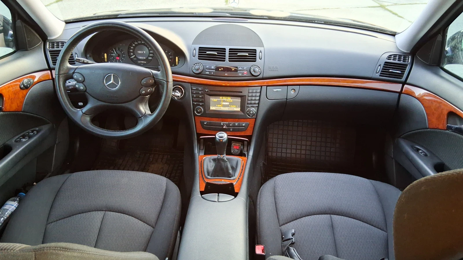 Mercedes-Benz E 200 Компресор , снимка 6 - Автомобили и джипове - 55189648