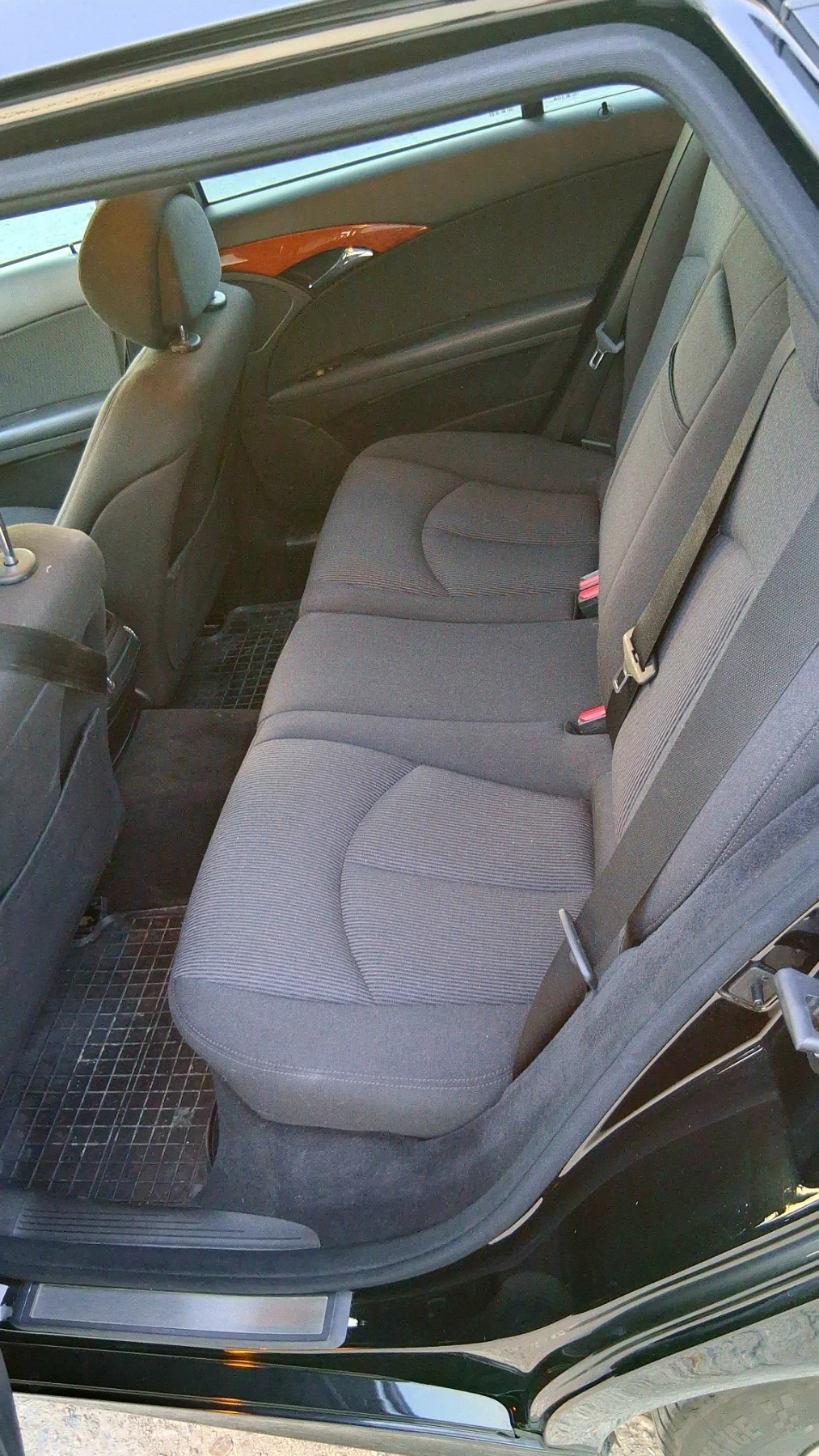 Mercedes-Benz E 200 Компресор , снимка 7 - Автомобили и джипове - 55189648