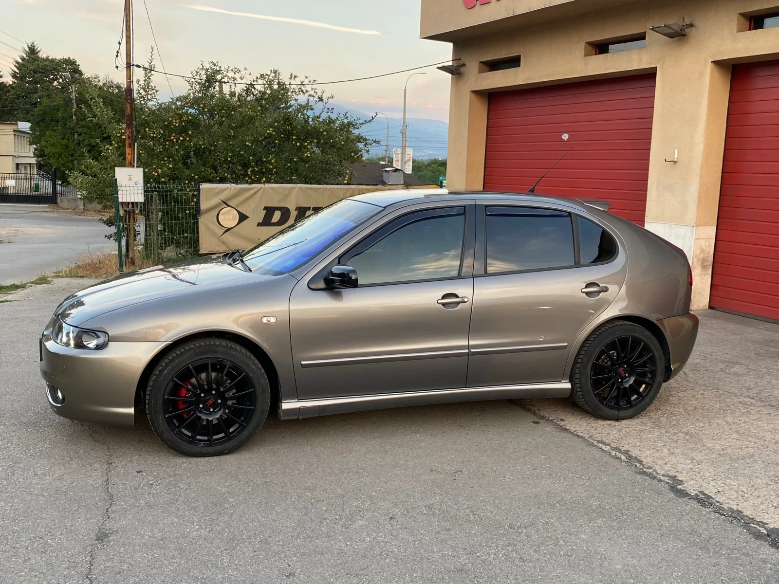 Seat Leon, снимка 5 - Автомобили и джипове - 55658190