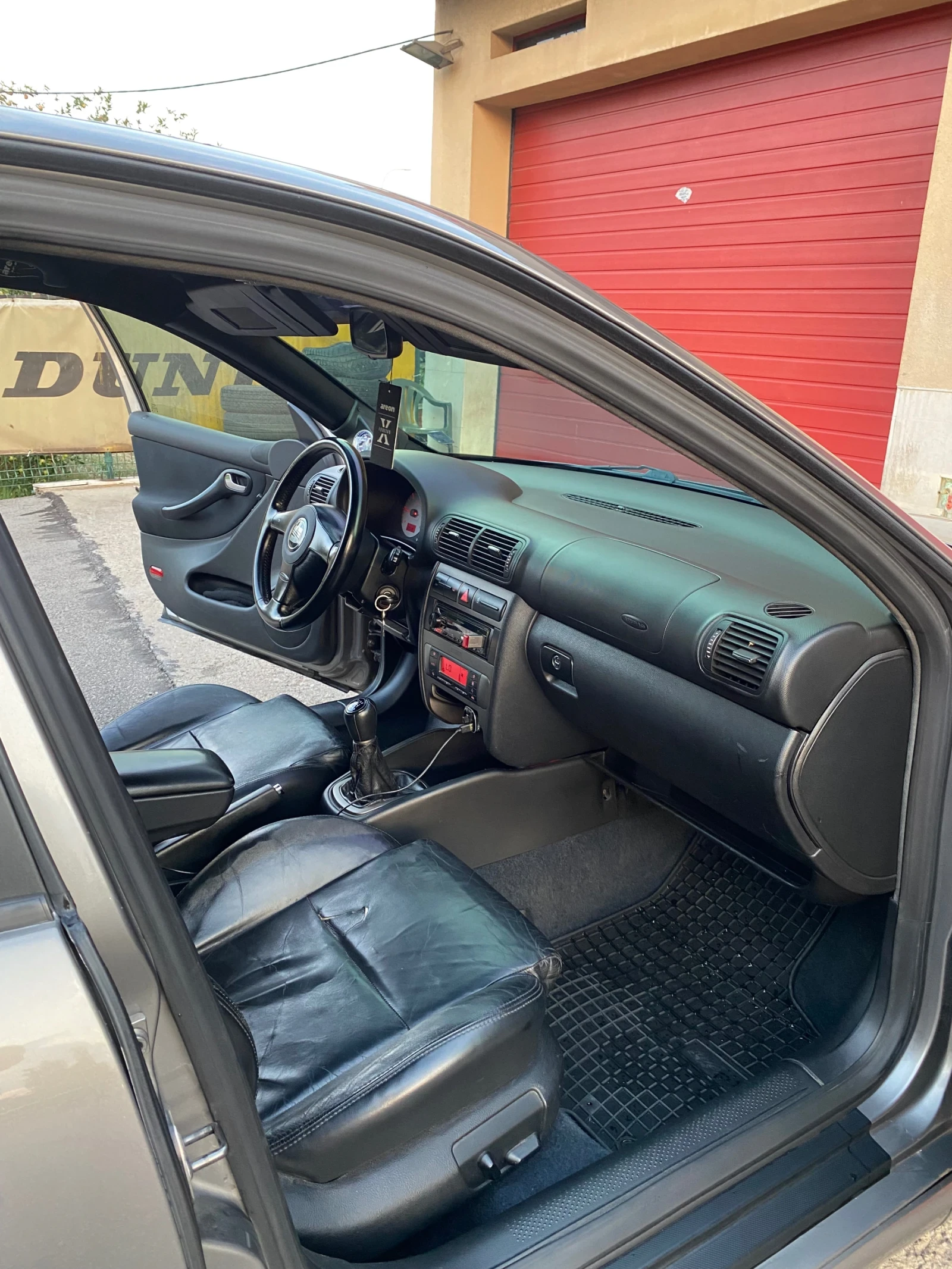 Seat Leon, снимка 13 - Автомобили и джипове - 55658190