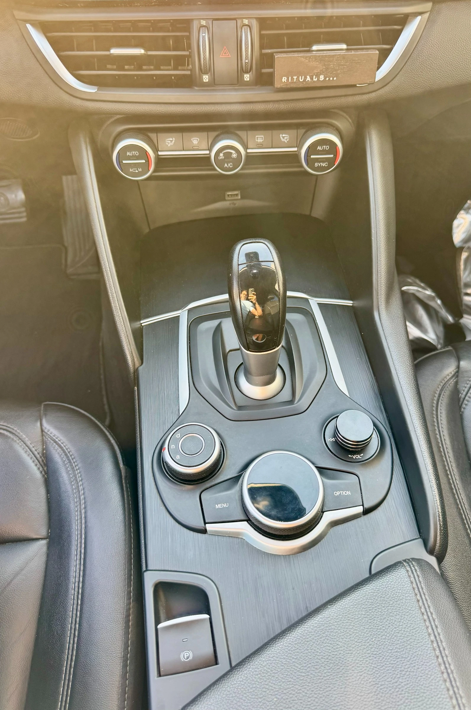 Alfa Romeo Giulia TI 2.0 RWD, снимка 15 - Автомобили и джипове - 55852500
