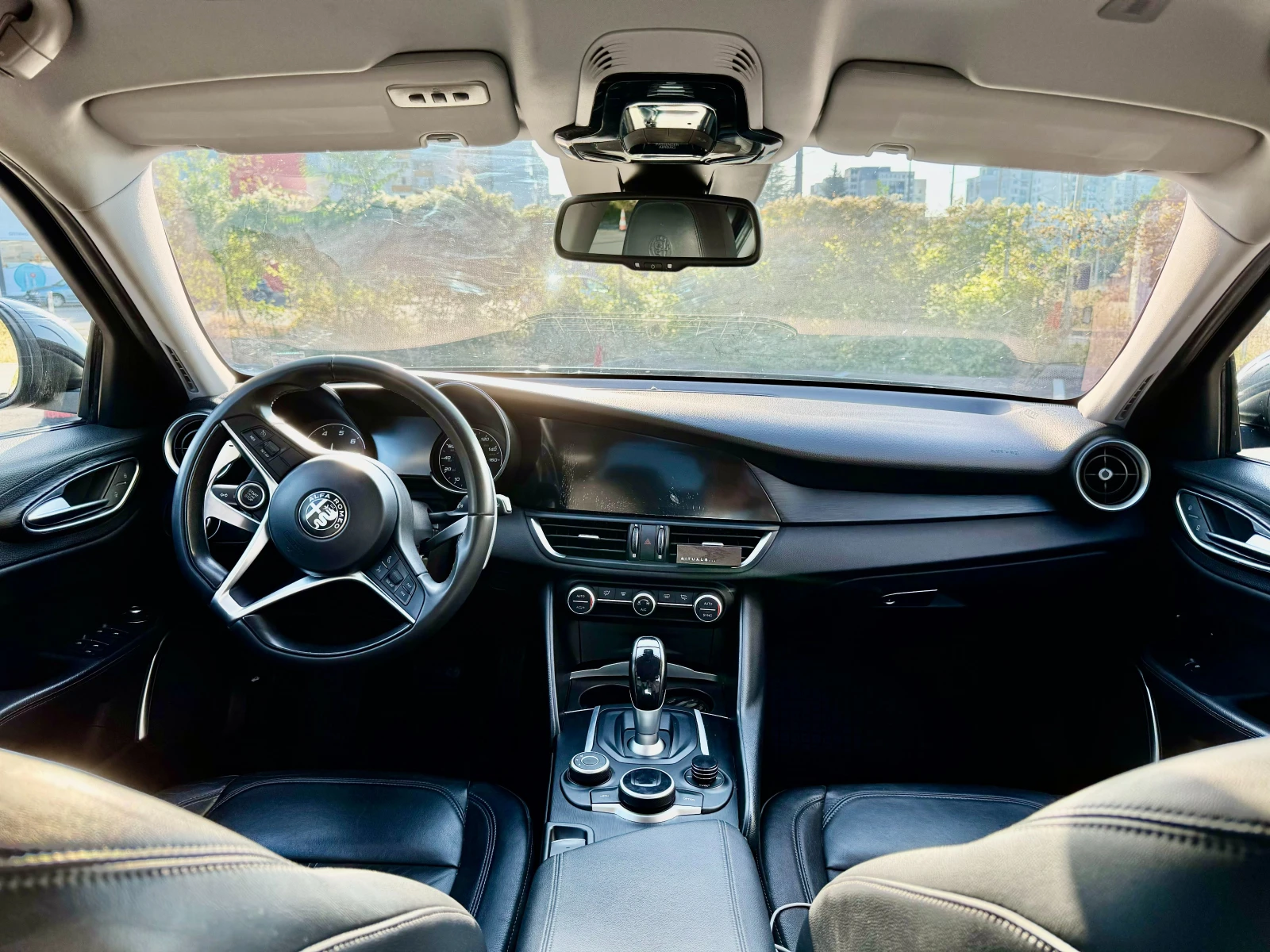 Alfa Romeo Giulia TI 2.0 RWD, снимка 9 - Автомобили и джипове - 55852500