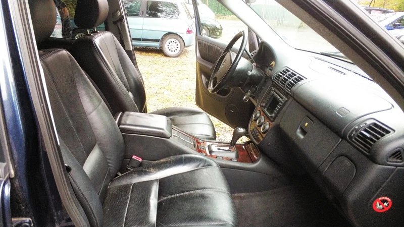 Mercedes-Benz ML 270, снимка 11 - Автомобили и джипове - 52110417