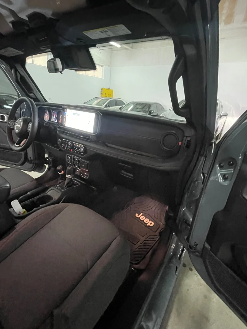 Jeep Wrangler RUBICON/Камера/подгрев волан/НОВ/ФУЛЛ!!, снимка 14 - Автомобили и джипове - 52368497