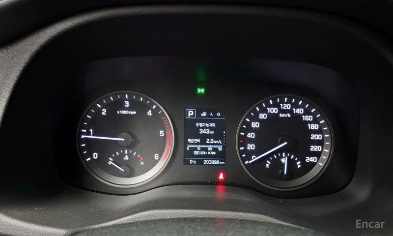 Hyundai Tucson, снимка 8 - Автомобили и джипове - 52875212