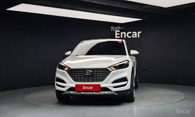 Hyundai Tucson, снимка 3 - Автомобили и джипове - 52875212