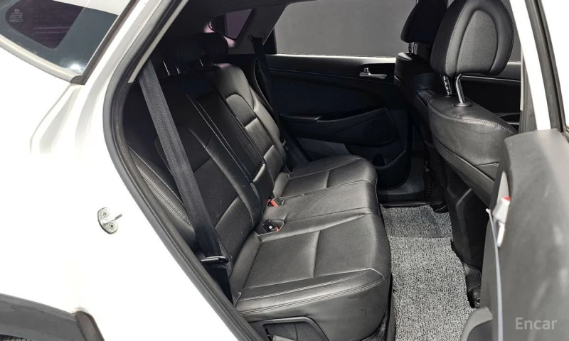 Hyundai Tucson, снимка 12 - Автомобили и джипове - 52875212