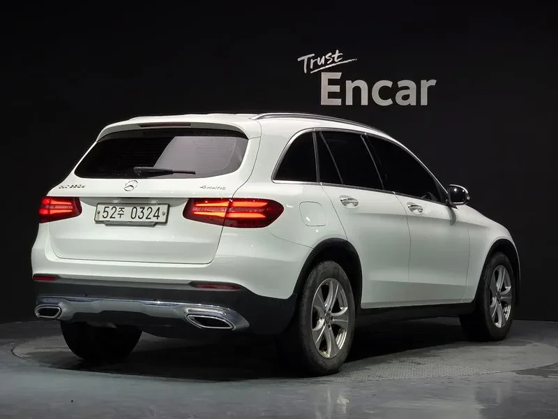 Mercedes-Benz GLC 220 4MATIC - САМО 30% АВАНС, снимка 2 - Автомобили и джипове - 56005620