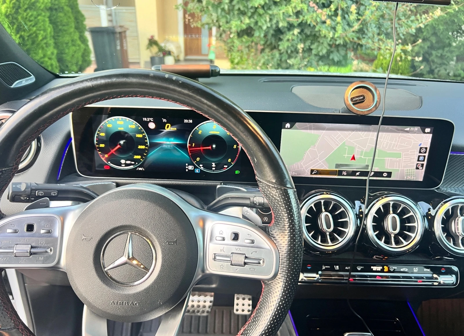 Mercedes-Benz GLB 220d AMG Line 4Matic - изображение 5