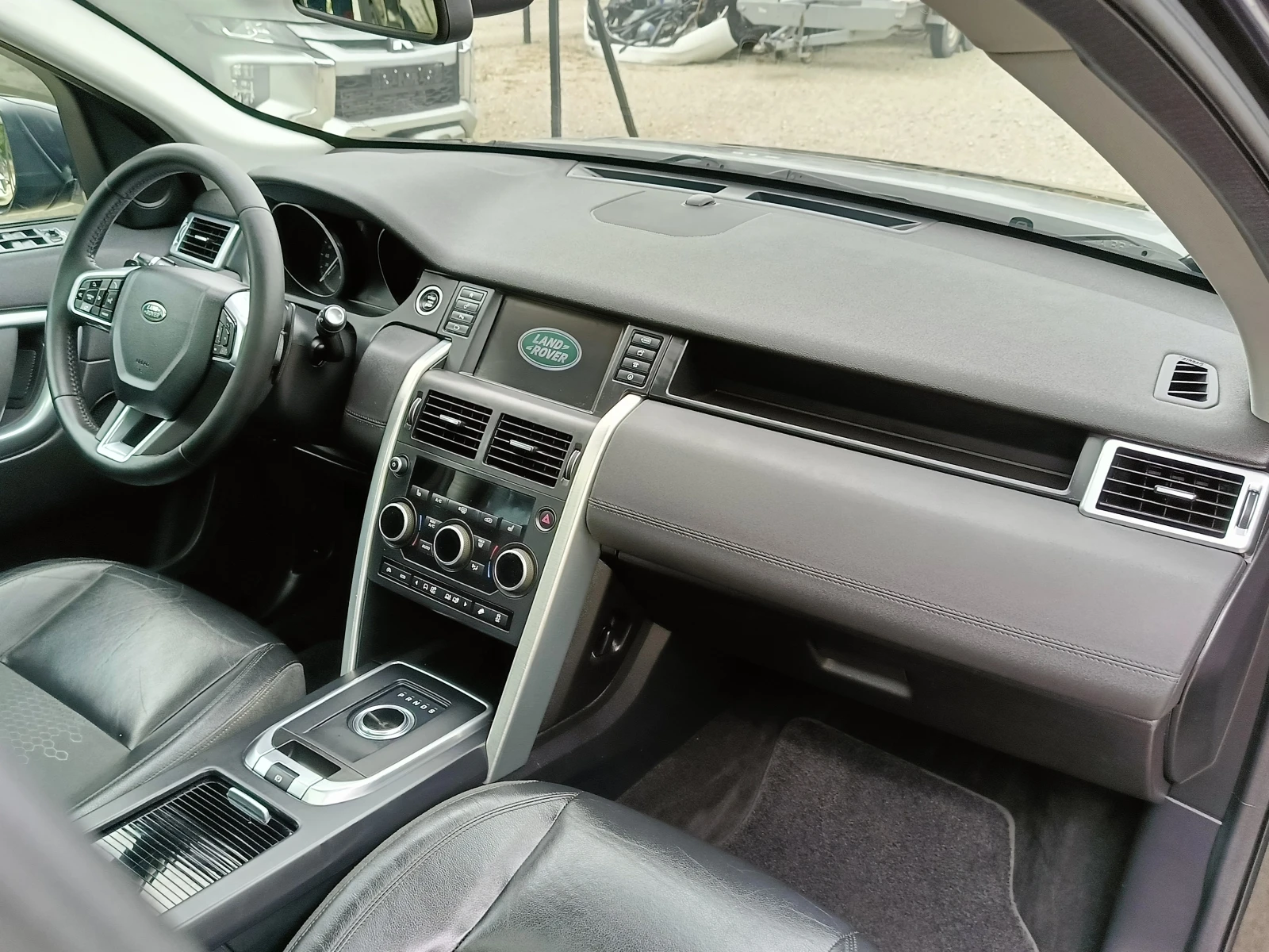 Land Rover Discovery Sport 2.0D* Панорама* 4х4 - изображение 8