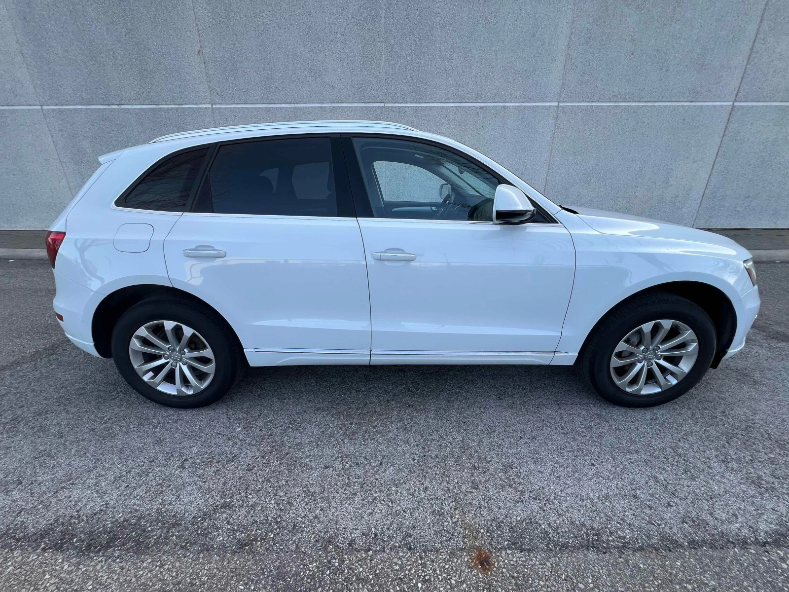 Audi Q5 2.0T PROGRESSIV * ПОДГРЕВИ * ПАНОРАМА * KEYLESS * , снимка 3 - Автомобили и джипове - 54336346