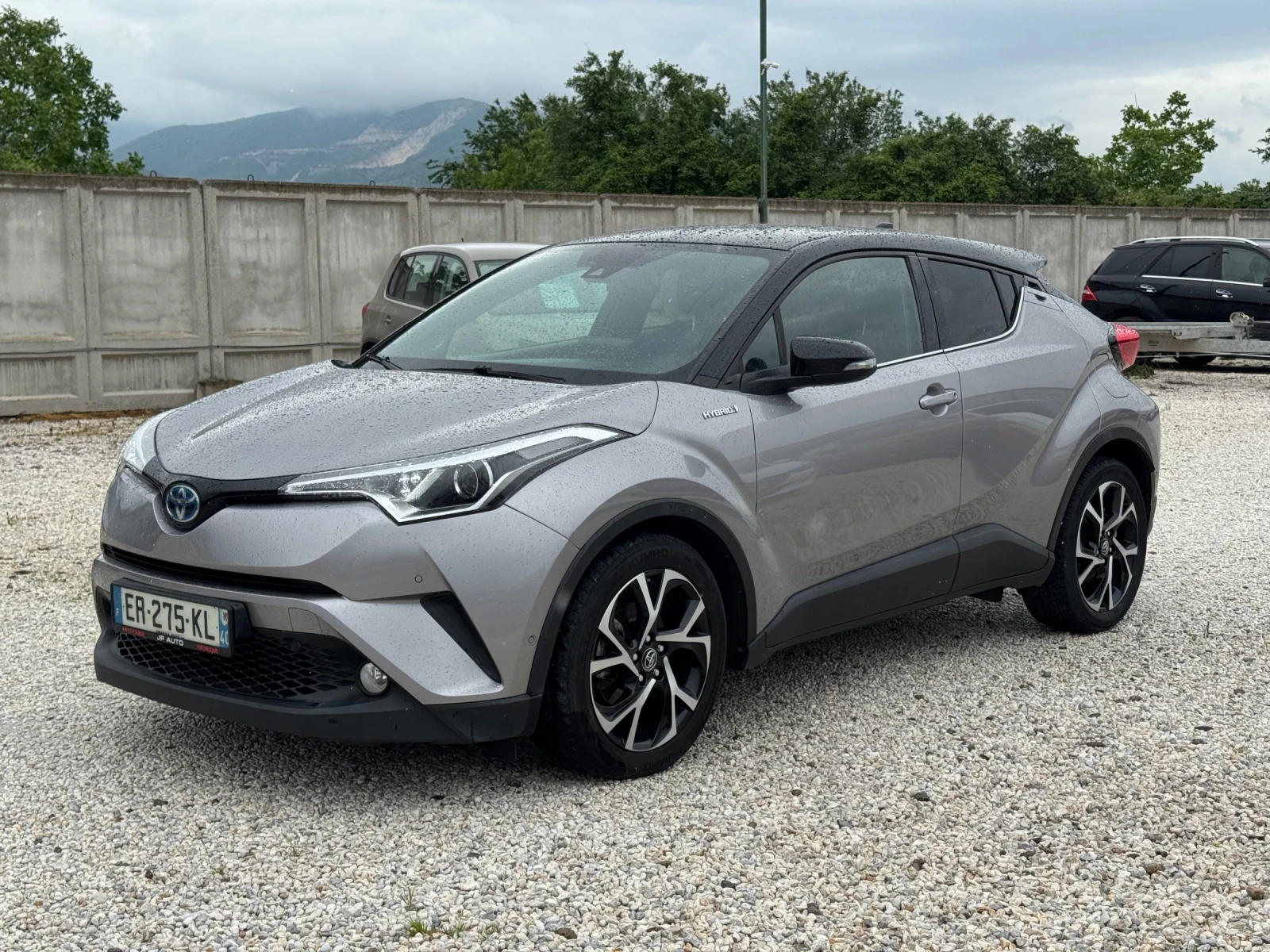 Toyota C-HR Hybride , снимка 2 - Автомобили и джипове - 54685265